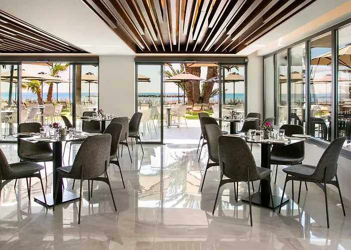 Hotell Mercure Larnaca