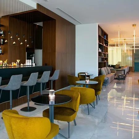 Mercure 4* לרנקה