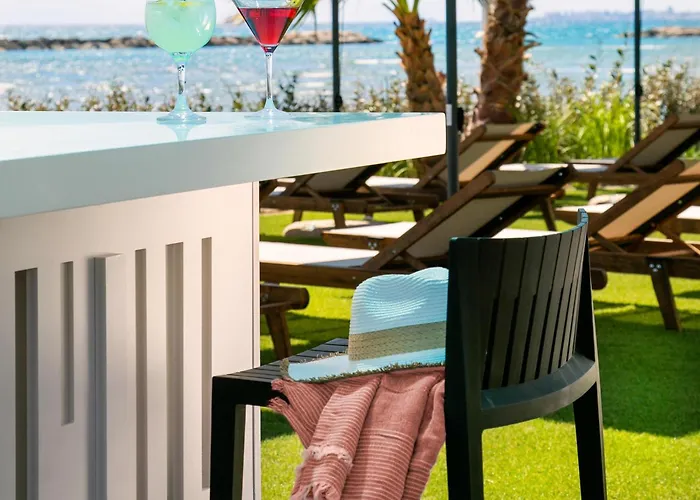 Mercure מלון לרנקה