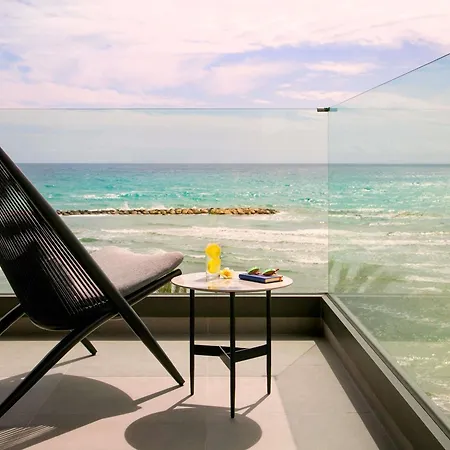 Mercure ホテル ラルナカ