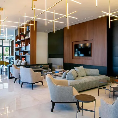 Mercure ラルナカ